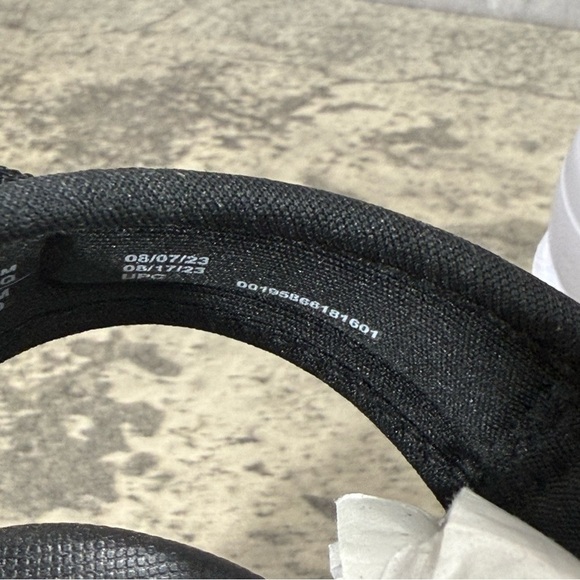 NEW Nike Icon Classic Platform Sandals Women 12 Black/White - Picture 9 of 11